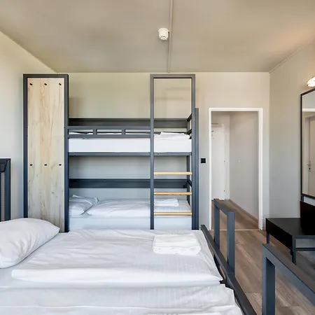 A&o Metro Strizkov Hostel *