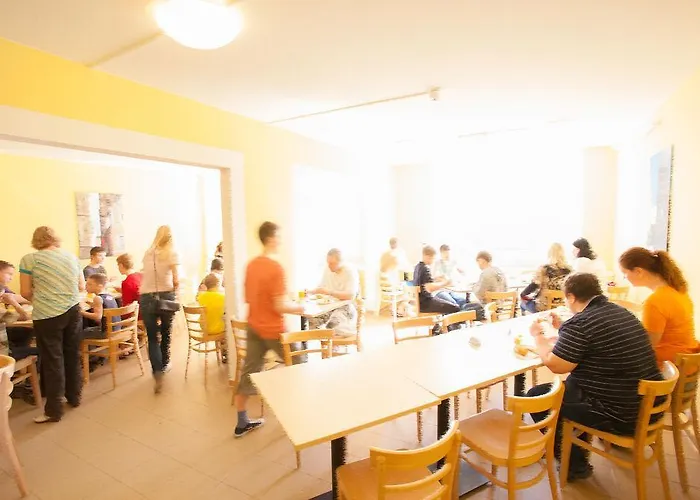 A&o Metro Strizkov Albergue *