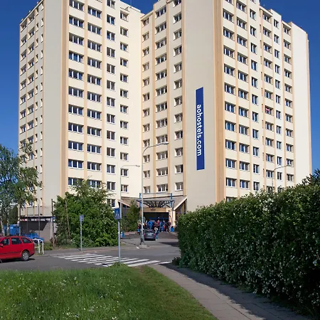 Хостел A&o Metro Strizkov *